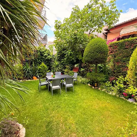 Electra Garden House