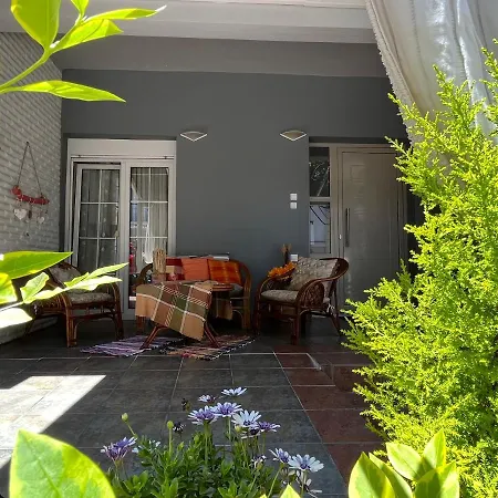 Electra Garden House Feriehus