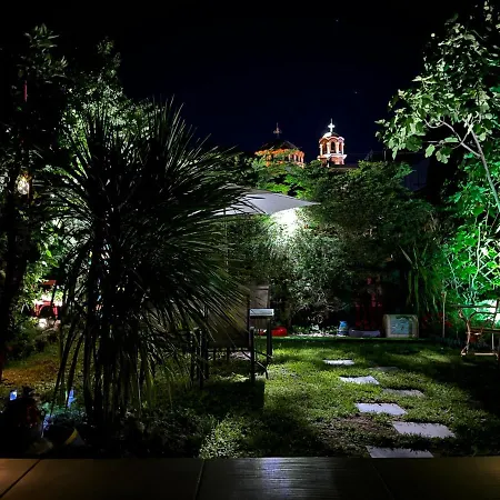 Electra Garden House Ferienhaus