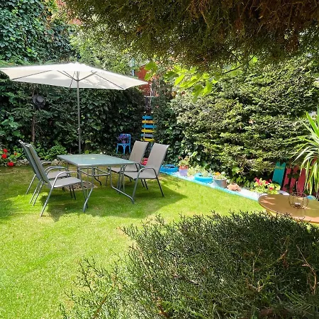 Electra Garden House Ferienhaus